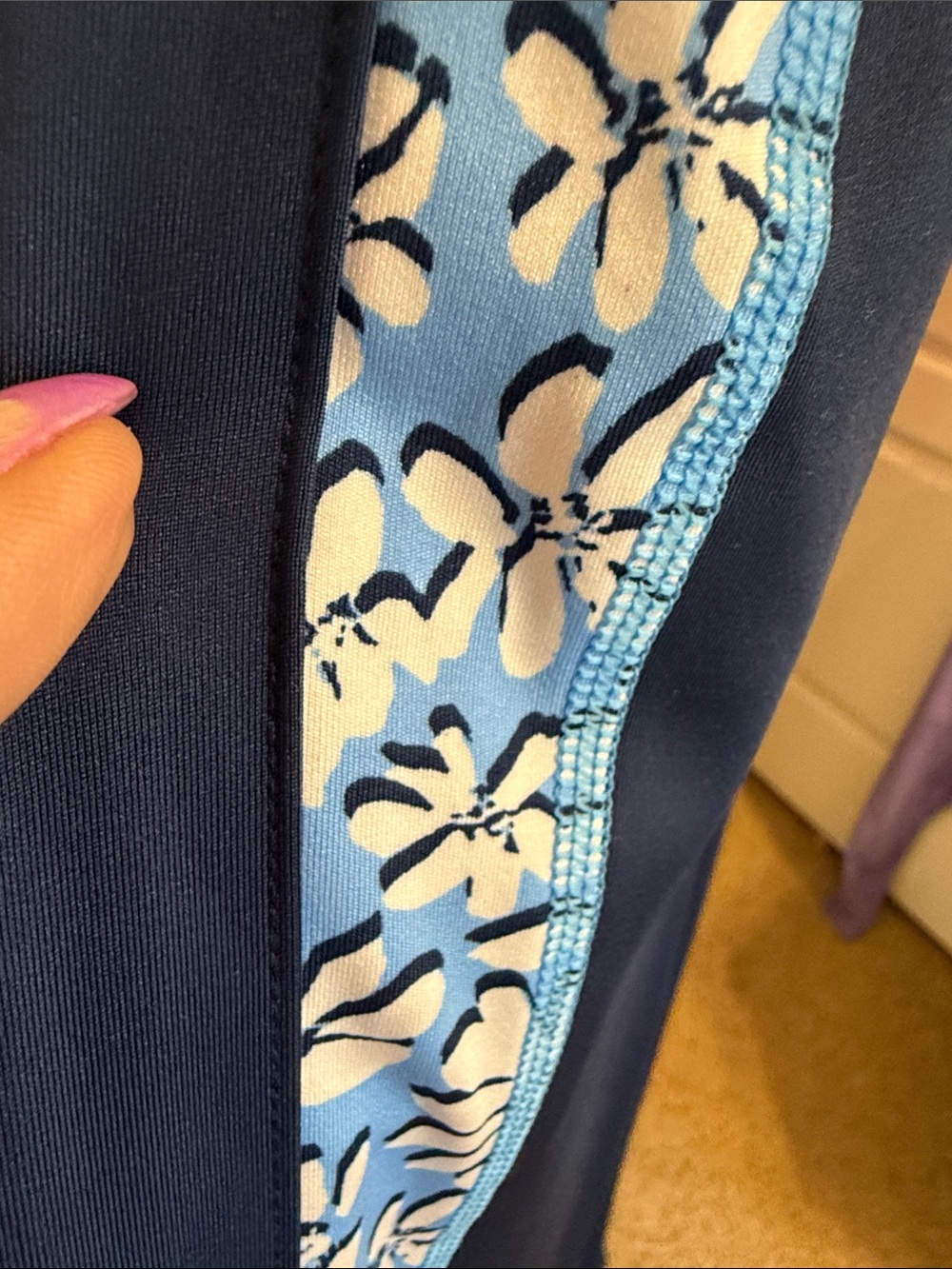 T2) Lilly Pulitzer ❤️Navy flare Pants with Floral Side Stripe - Picture 7 of 14